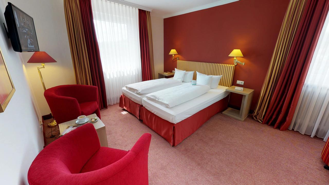 Hotel Goldene Traube Coburg Exterior foto